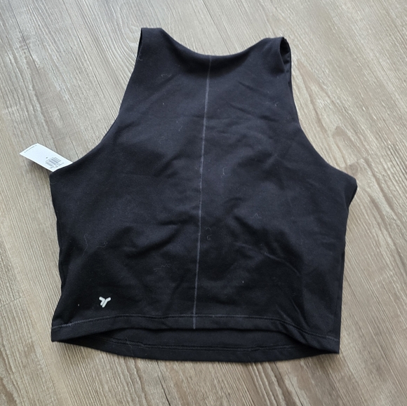 old Navy crop excercise tank with shelf bra size medium - Picture 3 of 4
